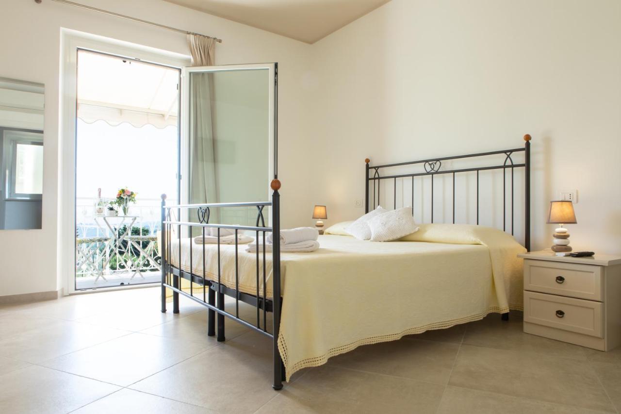 Fonte D'Olio Conero Relais Bed & Breakfast Сироло Стая снимка